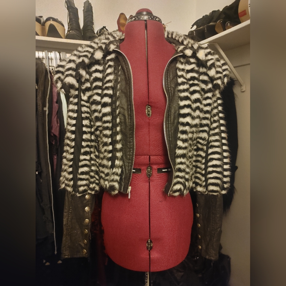 Lip Service Skunk Rock 2001 fitted cropped striped fur jacket M
